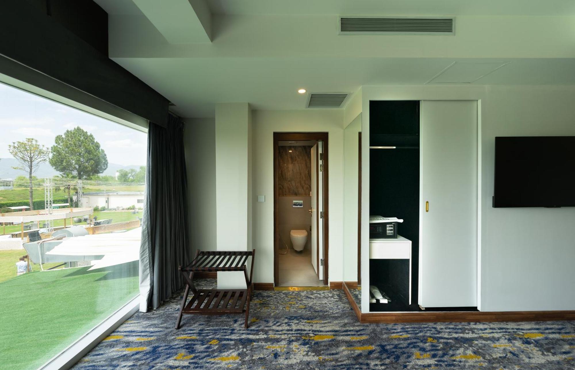 Best Western Premier Islamabad Exterior photo